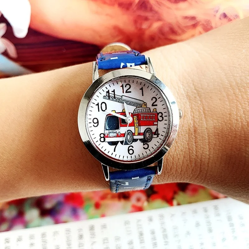 New Cartoon Car Kids Watch Toy Cute Cartoon Fire Truck Quartz Watch for Children Boy Girls Wristwatch Child Clock Blue Black Red