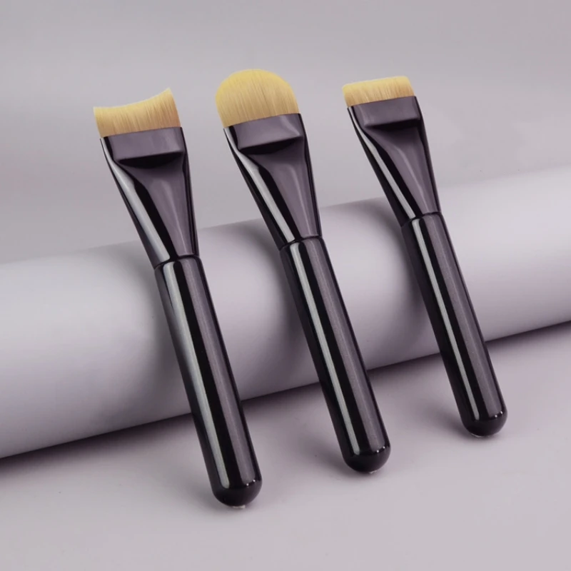 فرش مكياج كريم الأساس فائقة النعومة وشعيرات نايلون لا تسبب الحساسية، فرشاة كريم أساس ذات قوس مسطح مثالية لتحديد الوجه