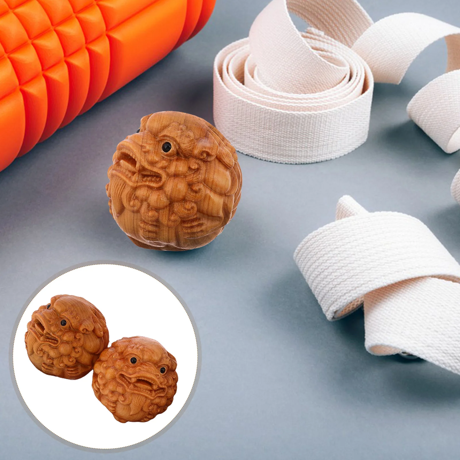 

2 pcs Wooden Massage Balls Finger Exercise Muscle Strengthening Lion Head Carving Cliff Cypress Wood Durable