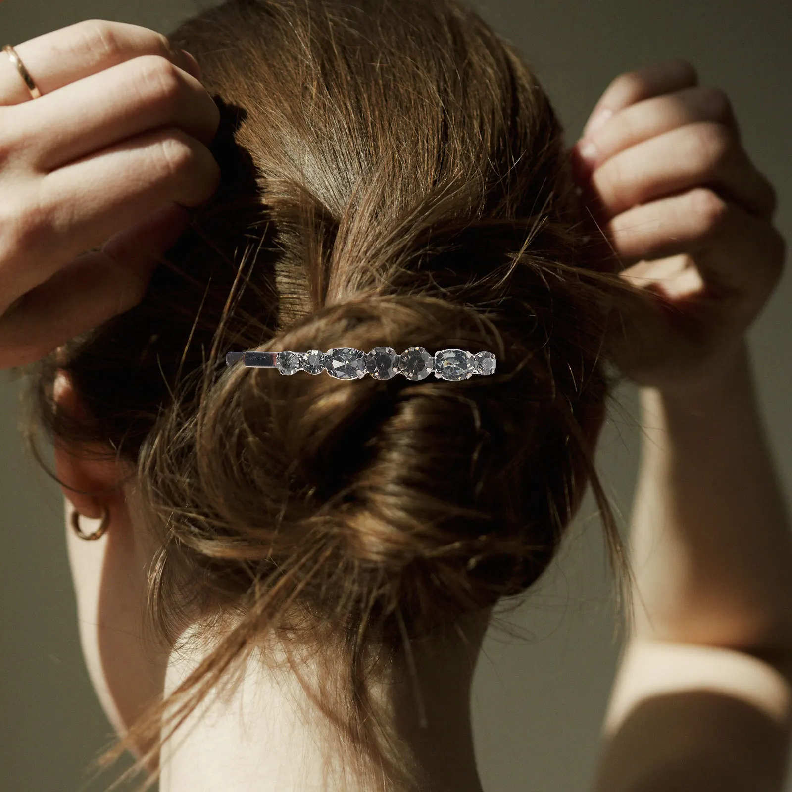 

2Pcs Stylish Crystal Hair Clips for Women Girls Elegant Alloy Barrettes Trendy Hair Pins for Daily Party Wear Shine Accessory