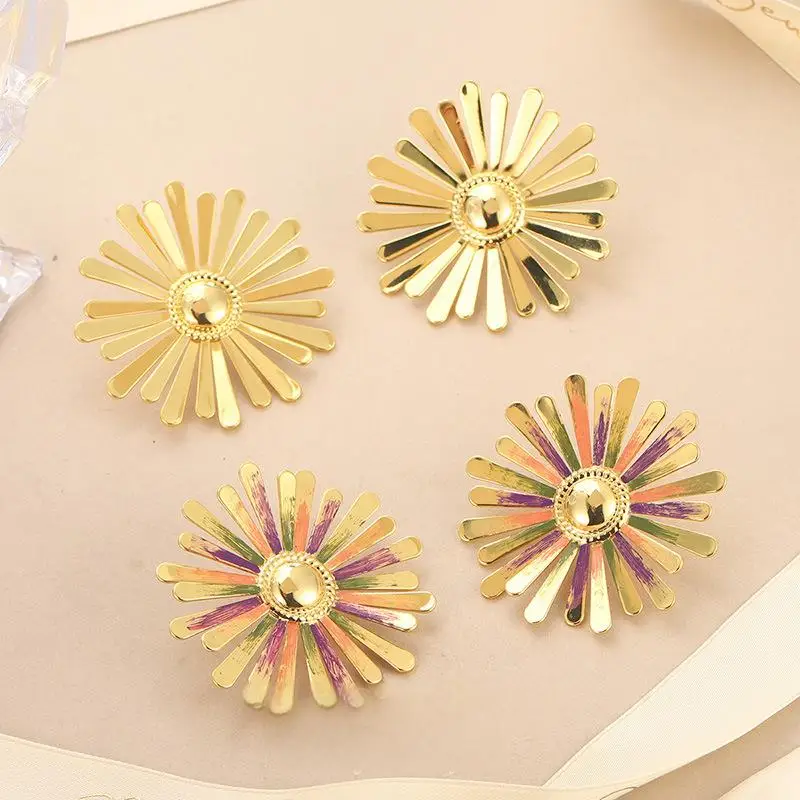 

Fashion Punk Exaggeration Statement Earrings Vintage Metal 18k Gold Plated Sunflower Big Earrings for Women Jewelry Party Gift