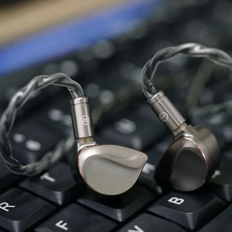 BQEYZ Seasonal Series WINTER 2 12mm PAR Diaphragm Dynamic Driver + 11.6mm PZT Bone Conduction HiFi Wired Earphone 3 in 1 Cable