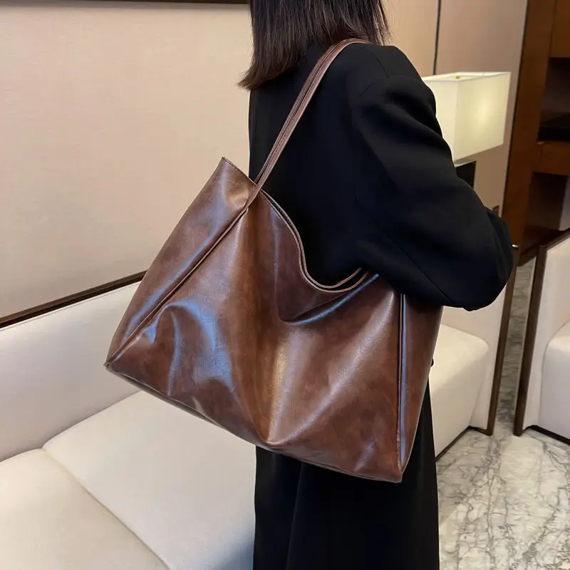 Ladies Fashion Large Bag Commuter Women's Bag New Oil Leather Hundred Handbag Large Capacity Shoulder Bag Girls Tote Bag