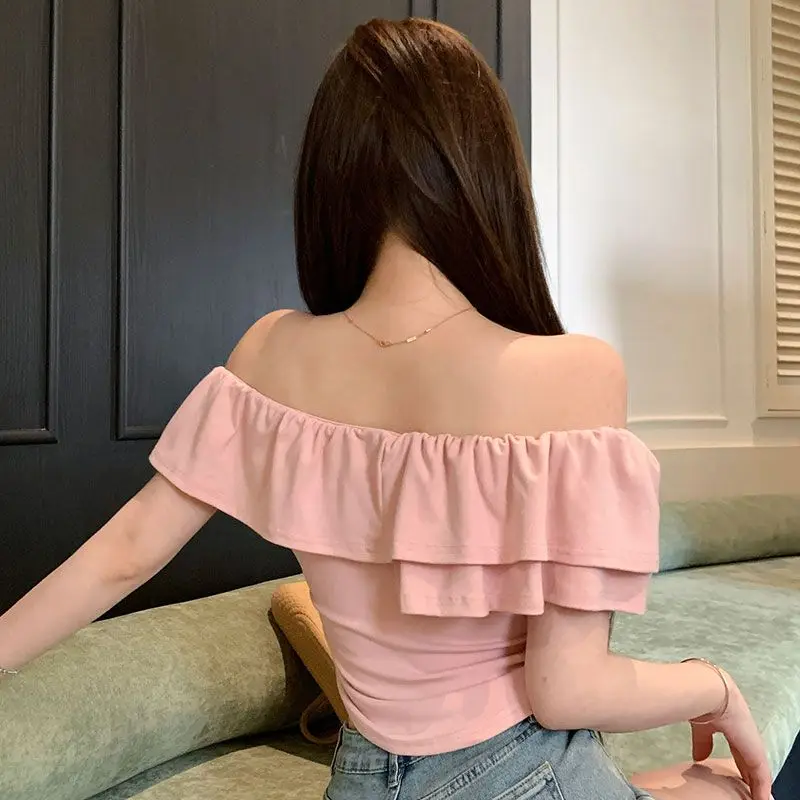 Slash cou T-shirts femmes doux froncé volants pli moulante Sexy Style français été Simple mince hauts tendre à la mode t-shirt élégant