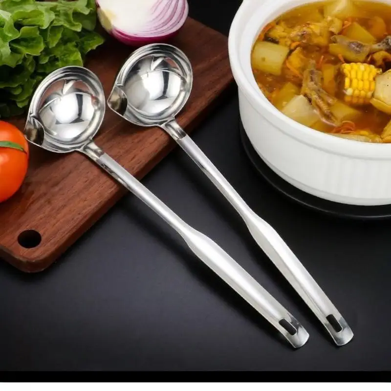 1Pcs Stainless Steel Oil Separating Soup Ladle Long Handle Efficient Grease Filter For Home Kitchen Daily Cooking
