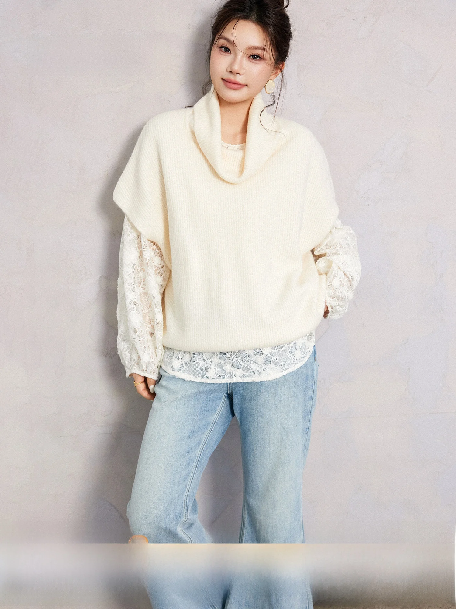 

Комплект Plusmall: вязаный жилет с высоким воротником и вышивкой Soft Ink Clouds, а также свободная повседневная юбка-сарафан.