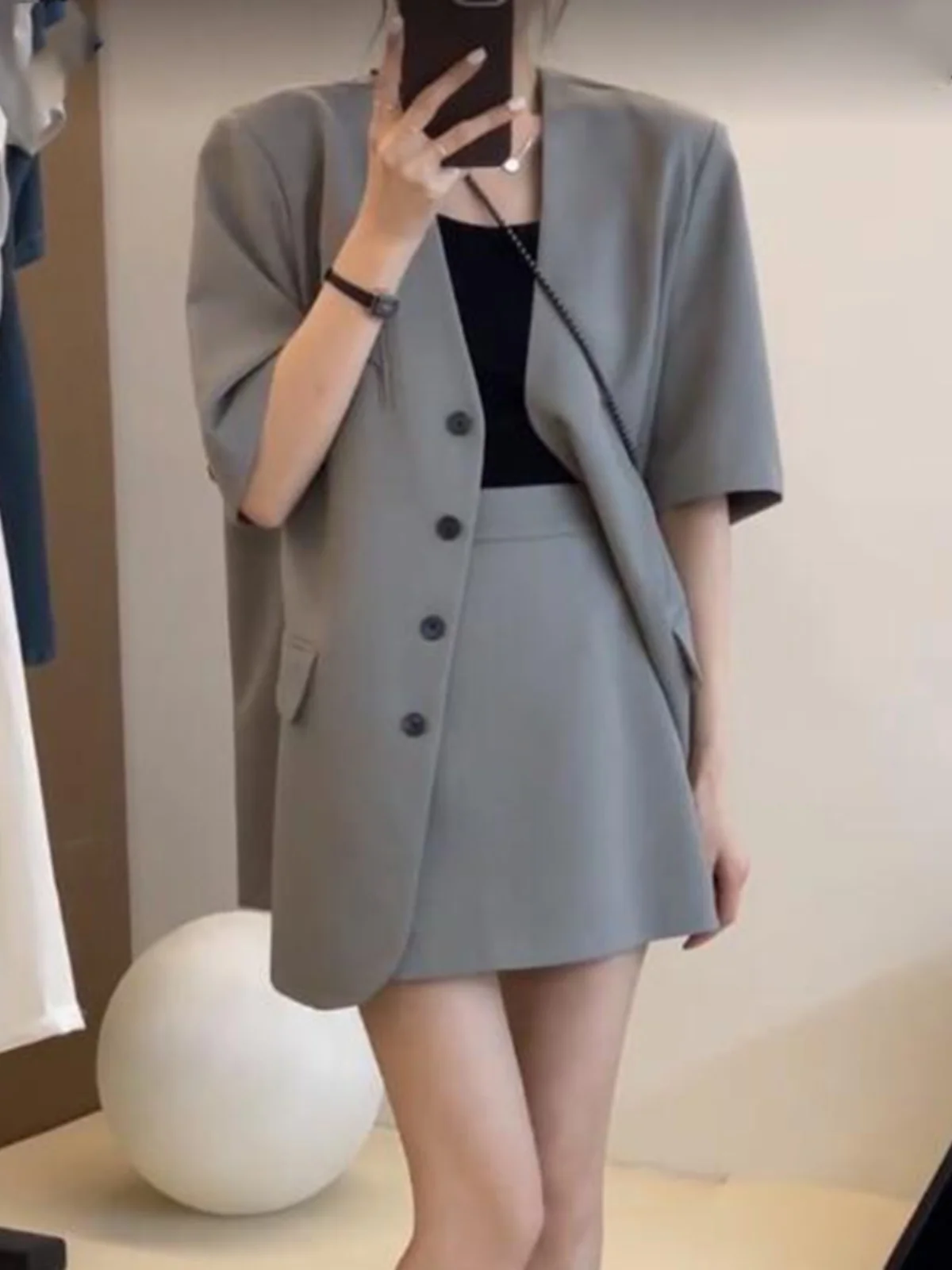 

Women's V-neck Short-sleeved Suit 2024 Thin Summer New Elegant Design Sense Hong Kong-style Commuter Jacket Skirt Two-piece Set