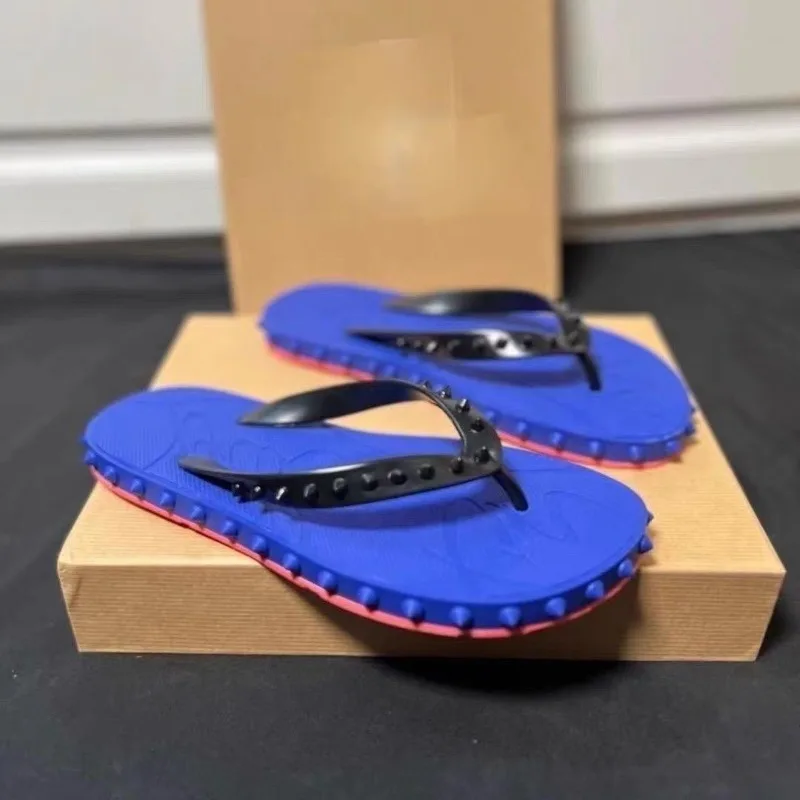 Brand Luxury Studded Rubber Flip Flops Red Bottom Black Strap Punk Summer Designer Beach Casual Sandals for Man and Women