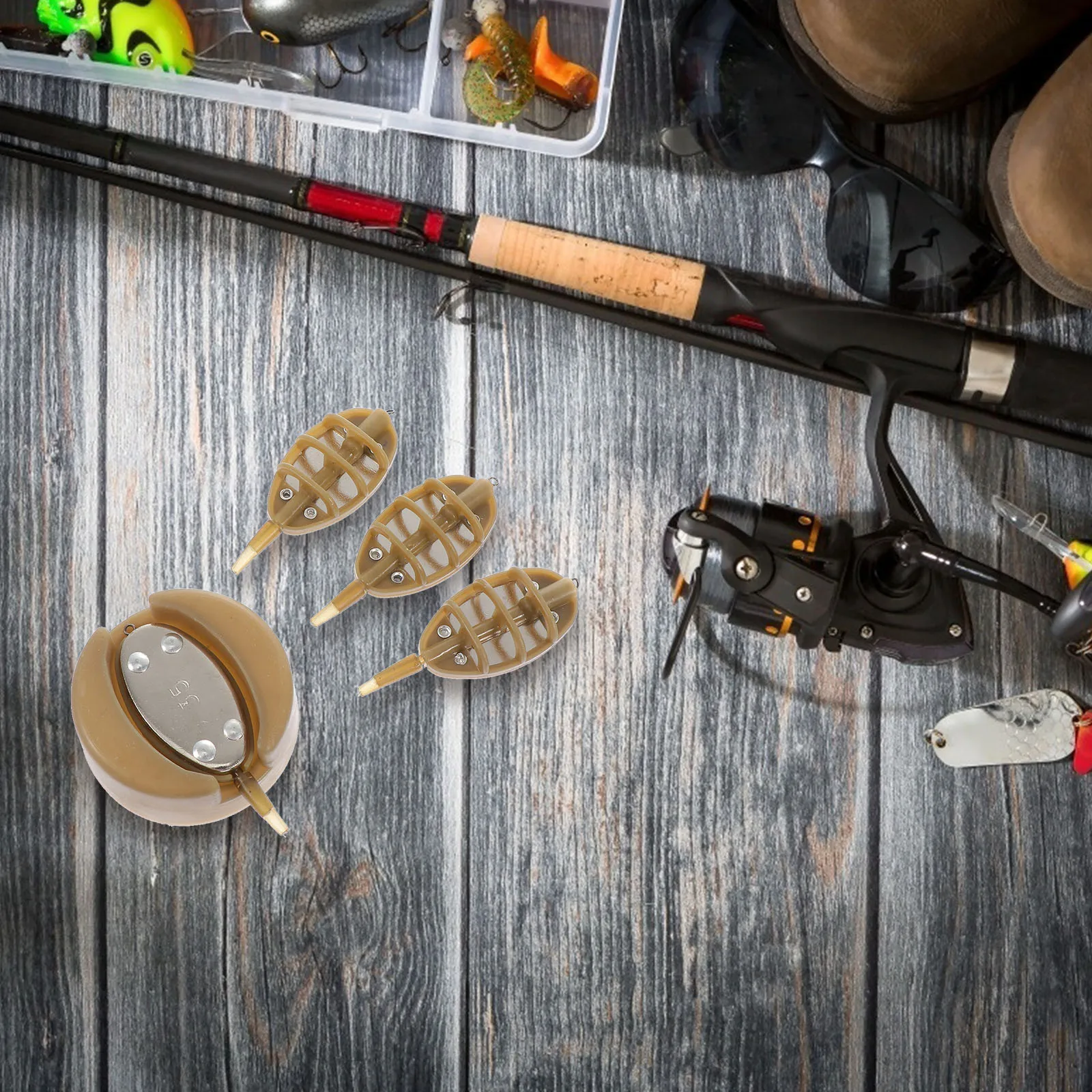 

Iron Plastic Bait Cage Sturdy Portable Feeder Hollow Design Prevent Bait Falling Attract Big Fish Outdoor Tools