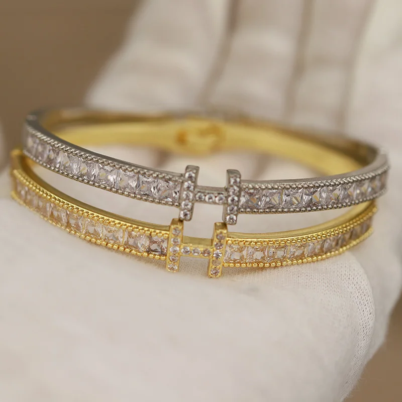 Classic Style Crystal Letter Bangles for Women Fashion Brand Jewelry Luxury Zirconia Bracelets Party Accessories