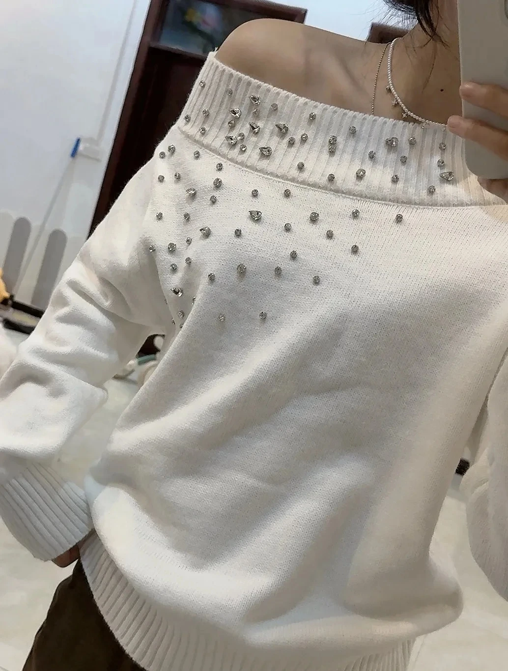 

French Off Shoulder Sweaters For Women's Autumn Winter New Style Elegant Slim Knit Sweater Top