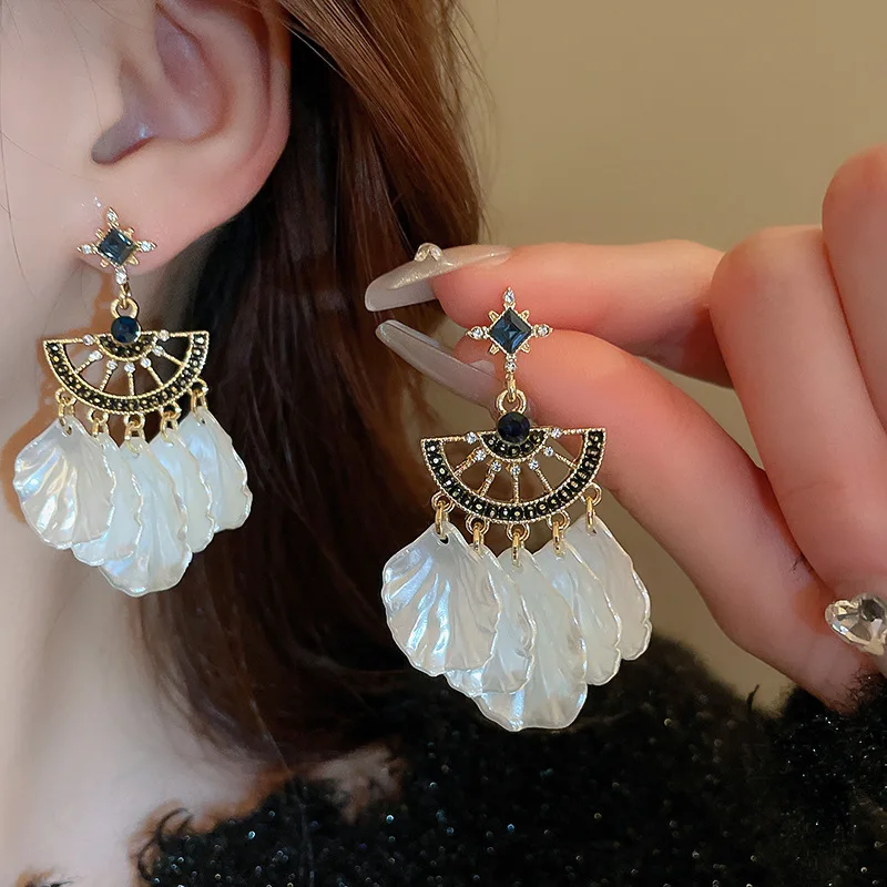 

Винтажные серьги-подвески в виде веерообразных листьев с бахромой и искусственным жемчугом, стильные аксессуары для женщин, женские серьги