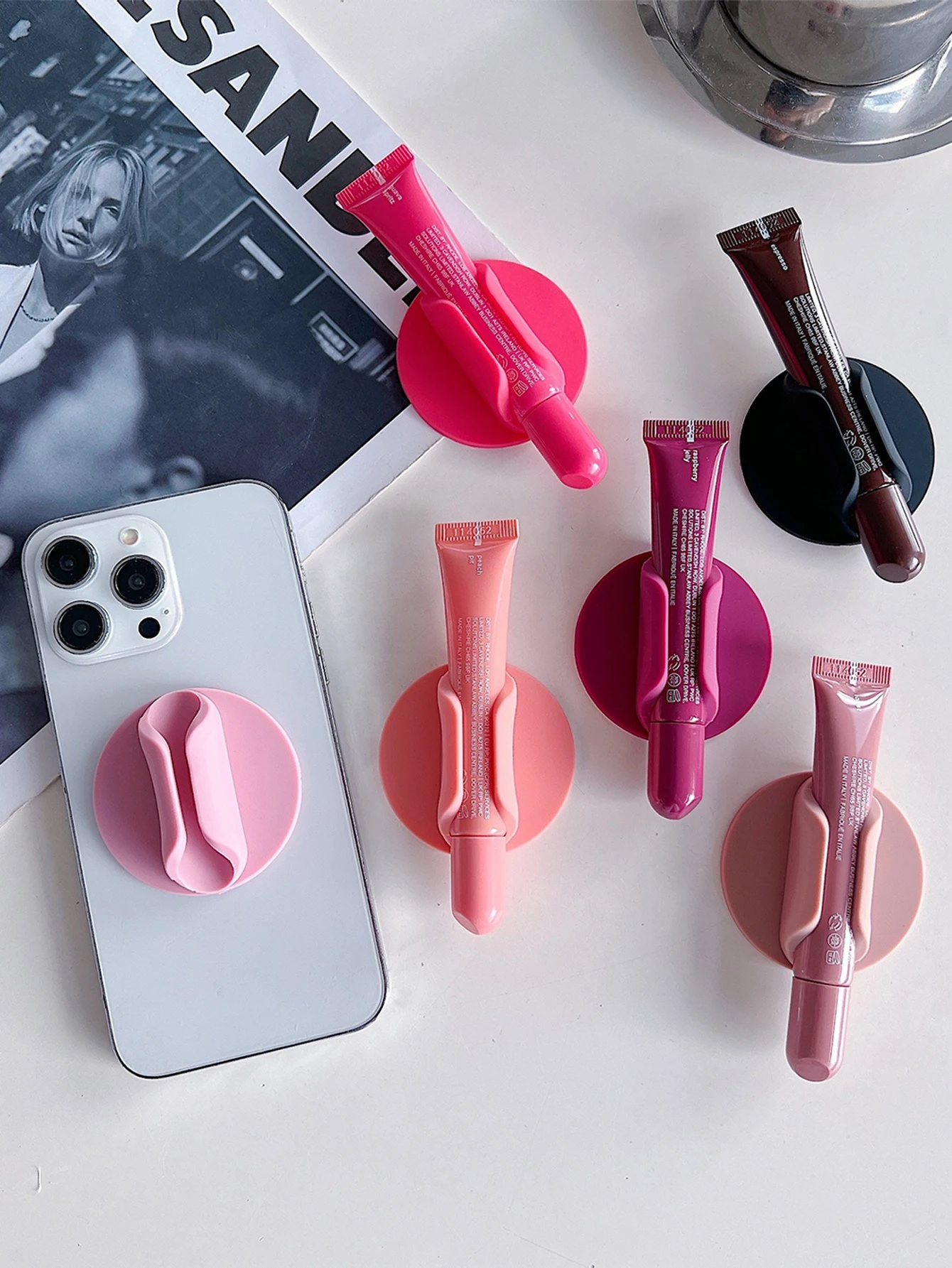 

Silicone Phone Case with Lip Gloss Design Phone Stand, Sticky Lazy Phone Holder Accessory