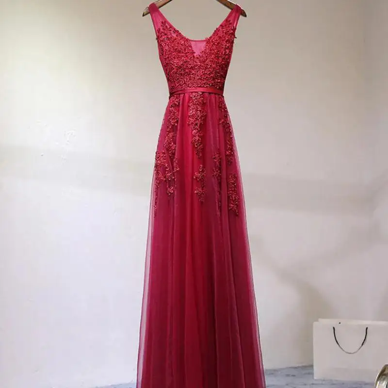 Women Burgundy Evening Dress Lace Appliques Tulle V-Neck Sexy Backless Prom Dresses A-Line Floor-Length Sleeveless Party Vestido
