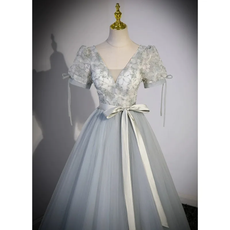 Super Fairy Light Gaze Abendkleid Neue elegante Nische tiefer V-Ausschnitt Erwachsene Geschenk Prinzessin Kleid Vocal Art Prüfung Modisches Kleid