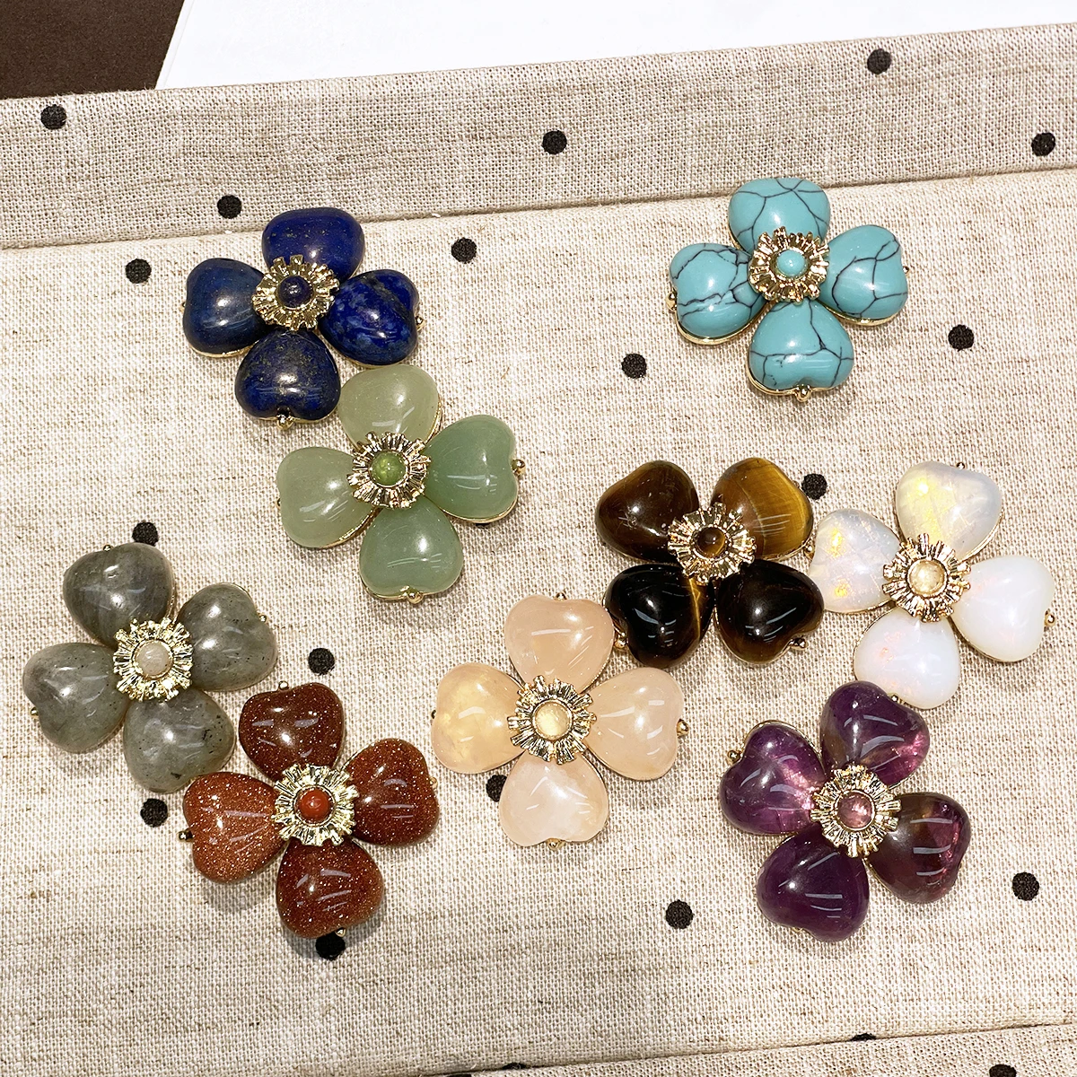 30mm Four-leaf Clover-shaped P - огляд і ціна Red Clover Flower