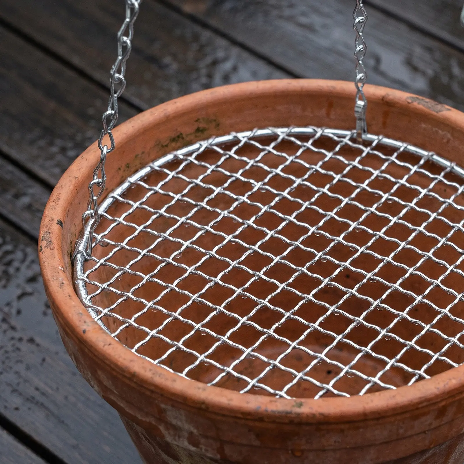 Tall planter inserts for patio gardeners to protect planter bottom - metal 22x22 cm insert with chain hook