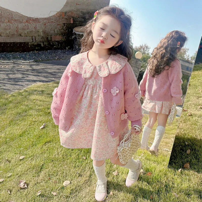 

Girl's Sweet Floral Dress Set2026New stylish spring outfit for baby girls: two-piece set with sweater and cardigan