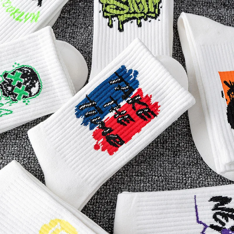 10 pairs of couple\'s mid length socks with quirky spray painted graffiti, personalized socks, comfortable and breathable, suitab