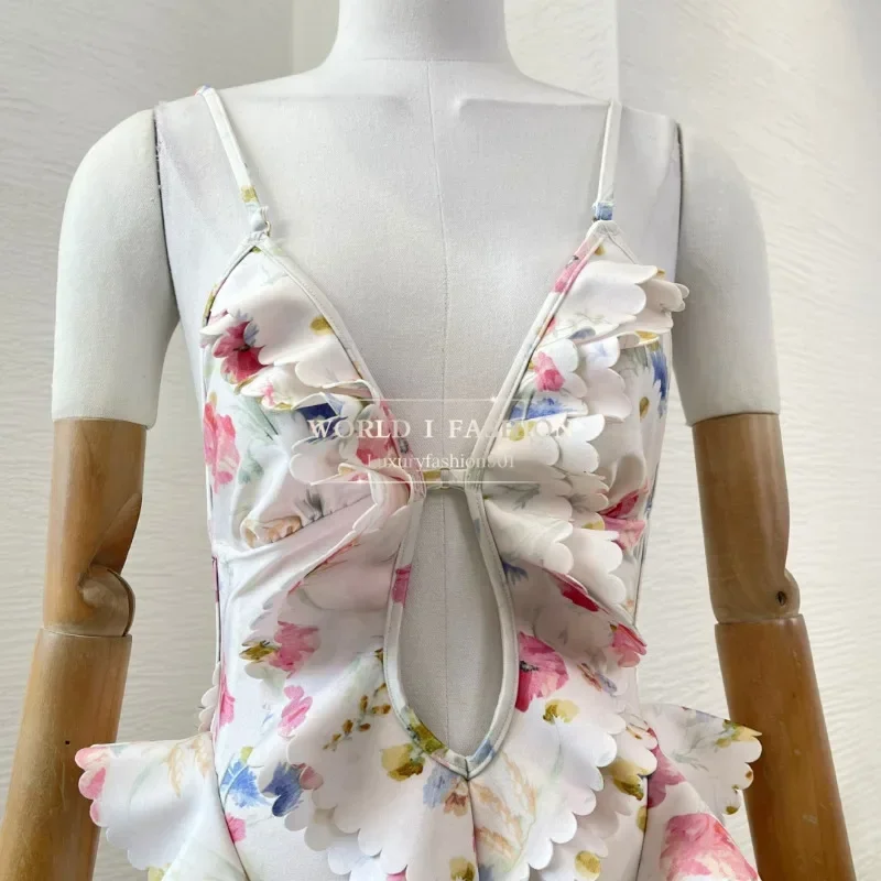 

2025 Новый модный белый цельный купальник с рюшами и рюшами на бретельках с открытой спиной