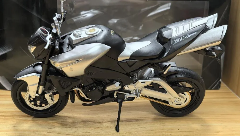 

1/12 Scale Diecast Metal Japanese Classic BKing Heavy Motorcycle Model Furniture Display Collection Toys for Children