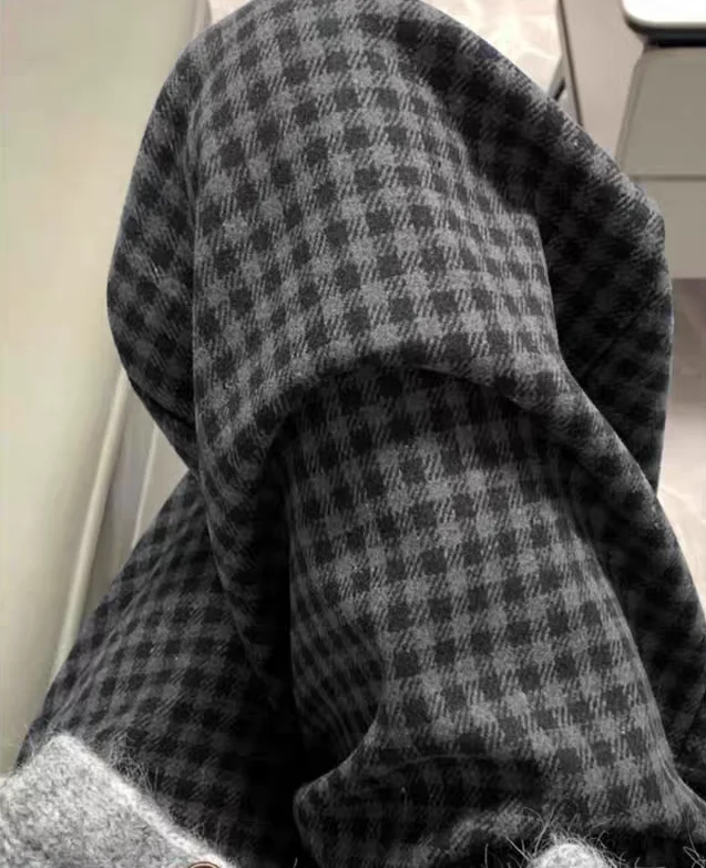 กางเกงขายาวทรงกว้างสำหรับวันหยุดพักผ่อน ผู้หญิง ฤดูใบไม้ร่วง ผ้าซาติน จีบ ทรงปกติ สง่างาม สไตล์มินิมอล ผ้าถักลายตารางแนวตั้ง ย้อนยุค