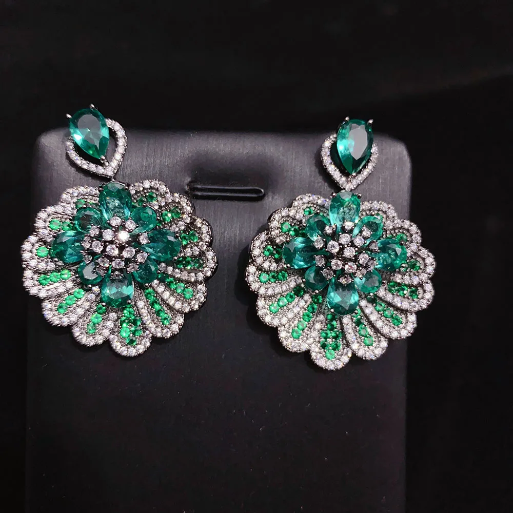 

2023 Vintage Clam Shell Shape Cute Green Flower Earring for Women Peacock