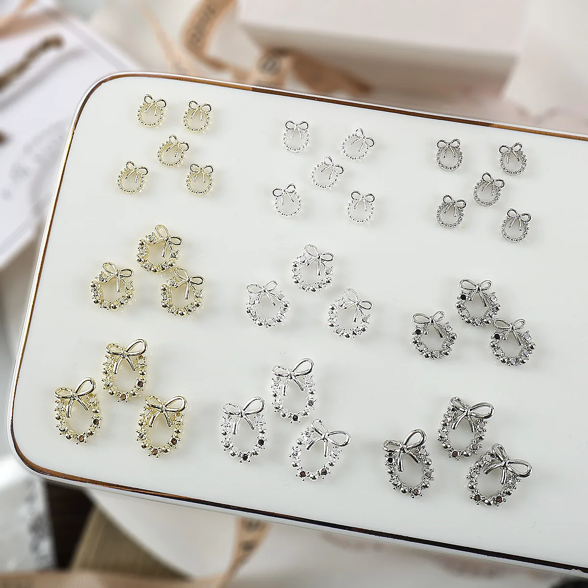 30PCS Vintage Christmas Wreath Nail Art Rhinestones Glitter Gold Silver 3D Ribbon Alloy Garland Decorations Manicure DIY Charms