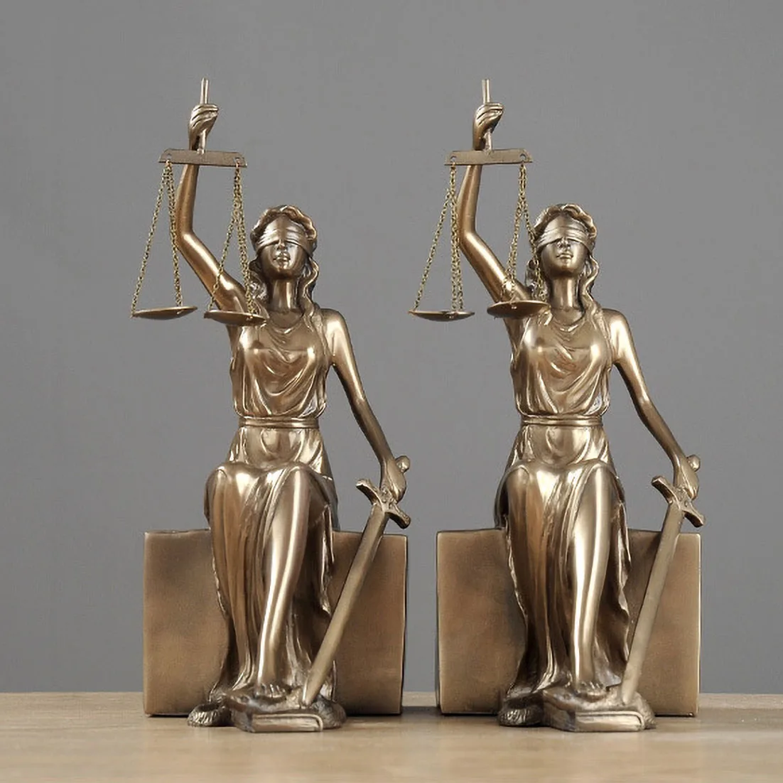 Luxury Resin Handicrafts Bookend Sculptures and Figurines Home Decor Items Room Decoration Study Accessories Cold Cast Copper