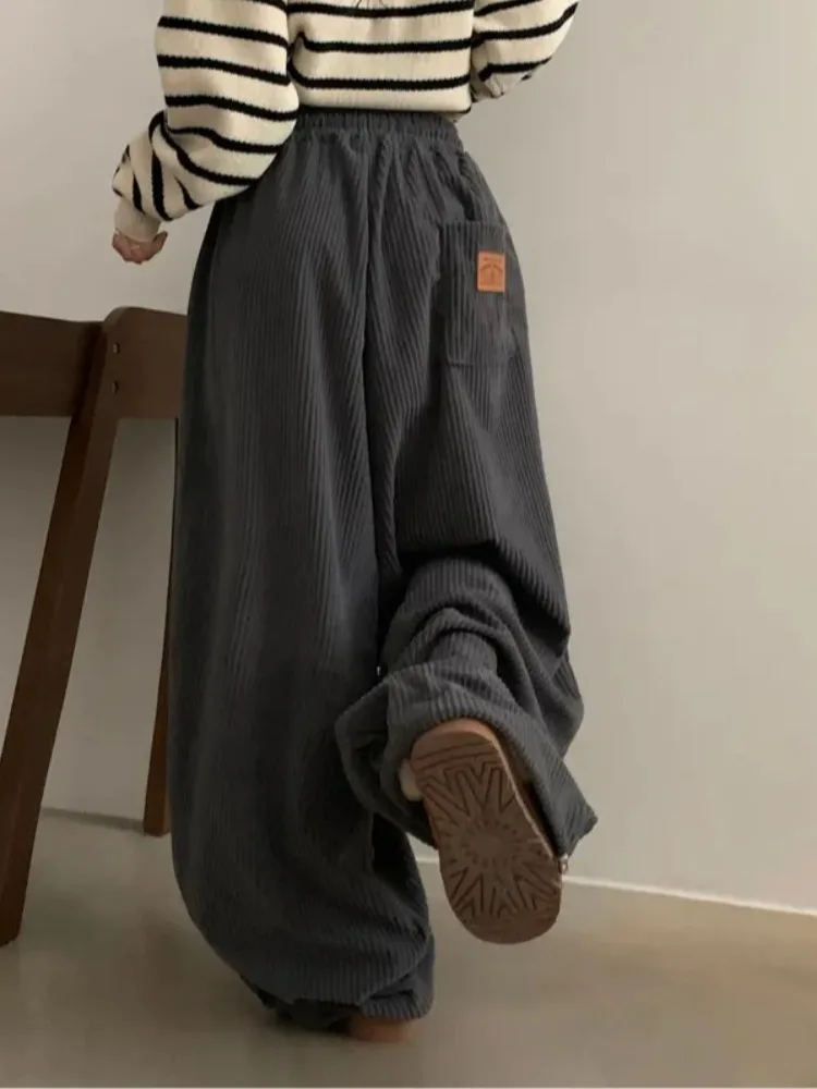 レトロなパーソナライズされたバケットラベルコーデュロイ伸縮性ウエストワイドレッグパンツ女性のカジュアルパンツ冬の新作