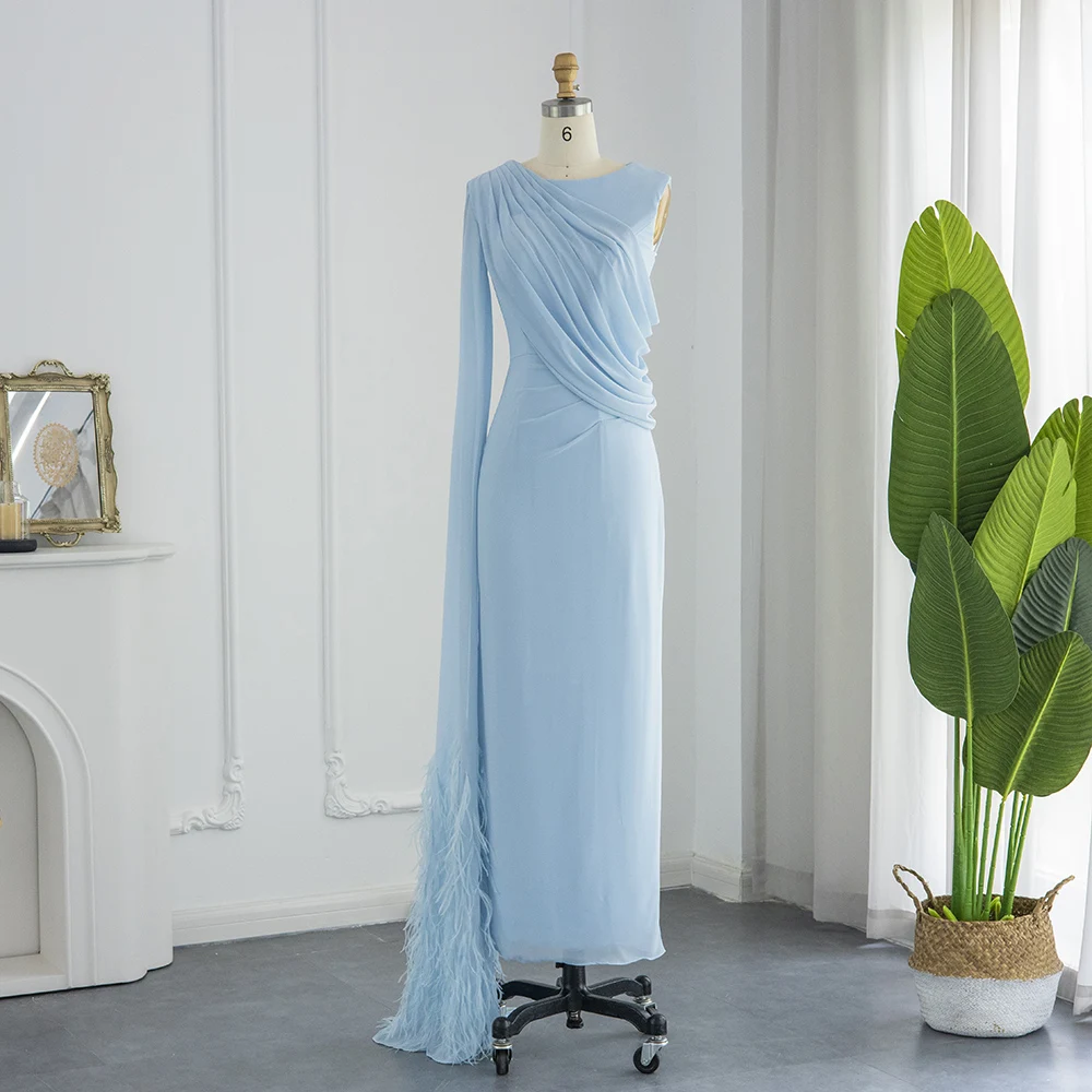 샤론은 연하늘색 아랍풍 이브닝 드레스와 깃털 망토가 있는 고급스러운 두바이 정장 파티 드레스를 여성 웨딩 SF289 맞춤 제작했습니다.