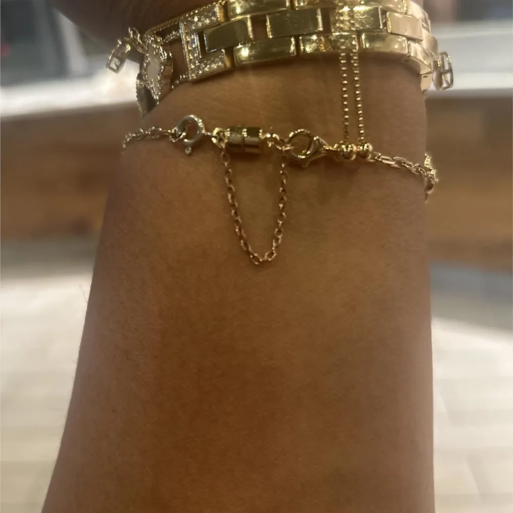 5Pcs Magnetic Bracelet Clasps and Closures with Safety Chain Never Fall Bracelet Extender Converter Magnetic Clasps for Women