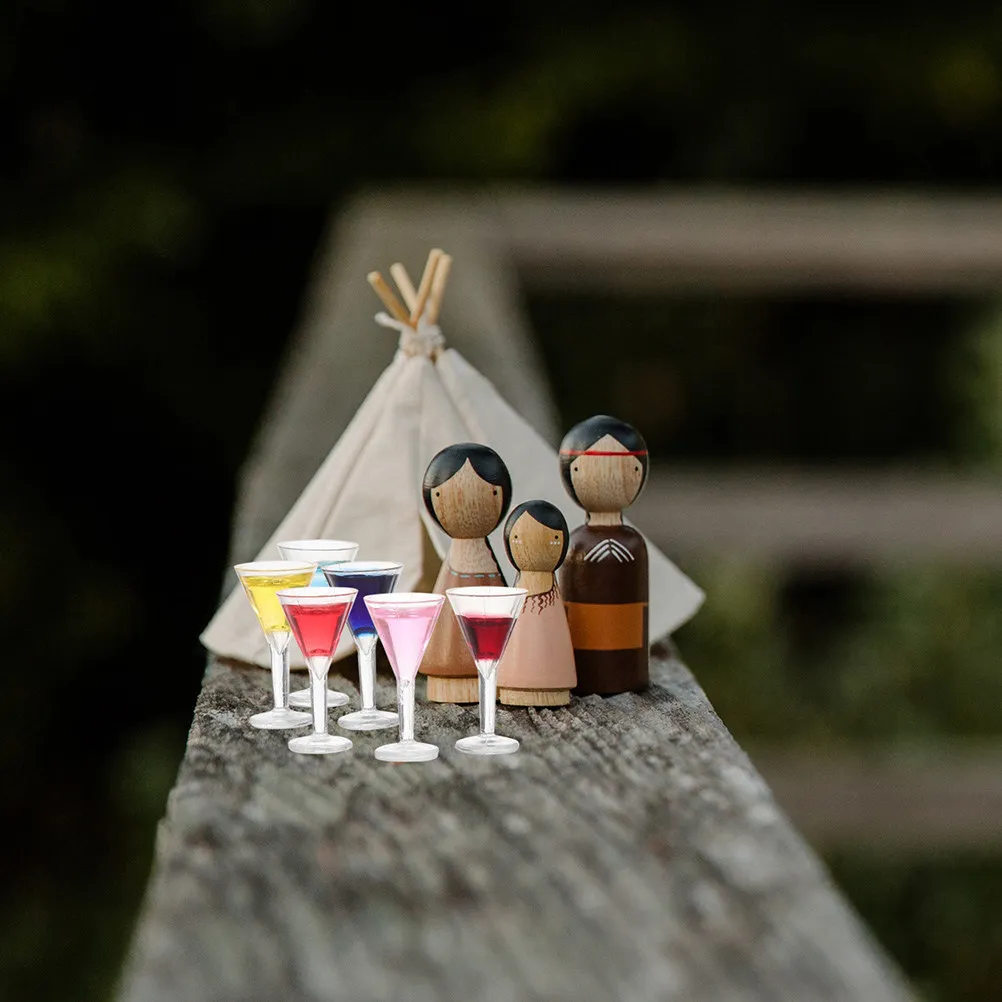 

12Pcs Miniature Cocktail Mini Wine Goblets Resin Craft Smooth Finish Miniature House Decoration Small Cocktail Accessories