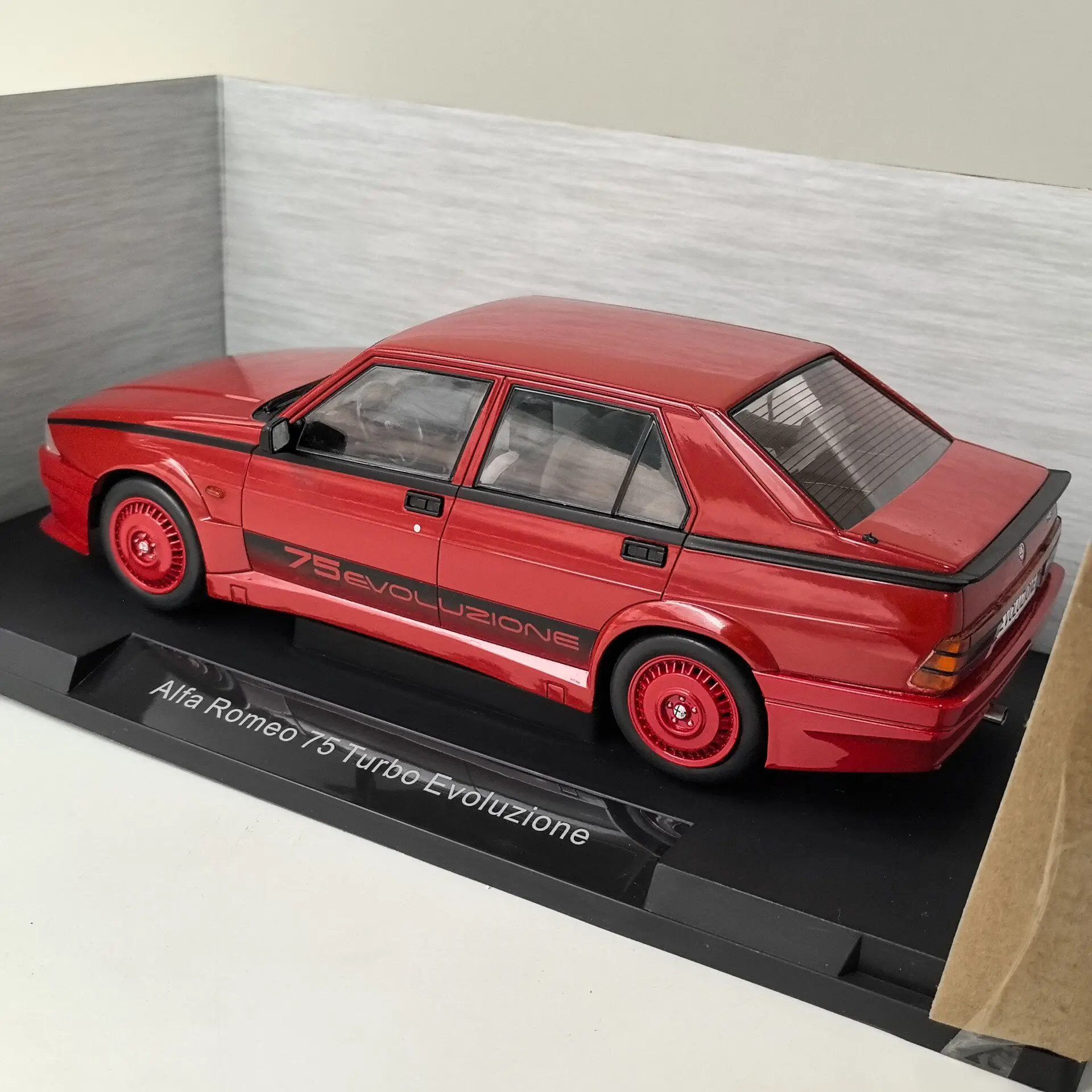 Diecast MCG 1/18 Scale ALFA RO - Model Kit Alfa Romeo review and price