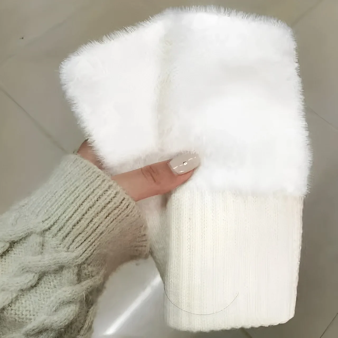 

Luxury Mink Fleece Soft Winter Half Finger Gloves Women Warm Solid White Plush Knitted Fingerless Gloves Wrist Mittens Writting