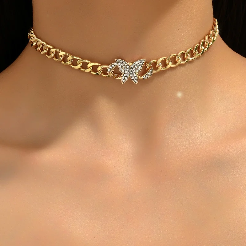 

Full Diamond Butterfly Pattern Necklace