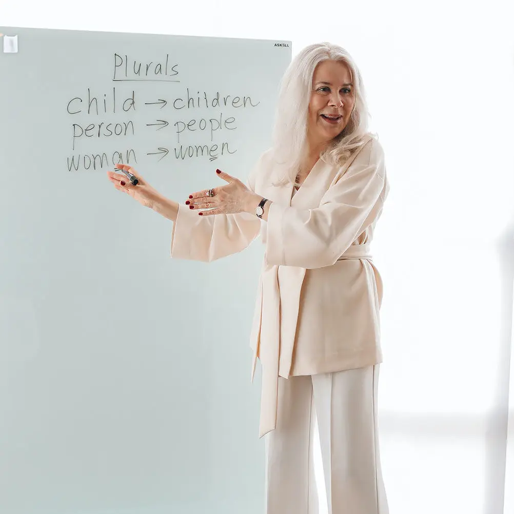 

125Pcs Pen Holder Plastic Clips Adhesive Pencil Clip for Office School Whiteboard Portable Pen Fixing Buckle Multipurpose