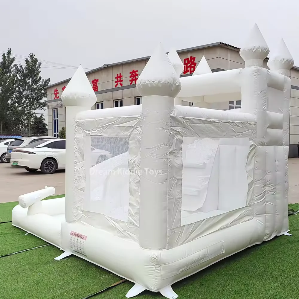 Biały Bounce House Castle PVC Nadmuchiwany ze zjeżdżalnią Nadmuchiwany zamek z dmuchawą Biały sweter Nadmuchiwany zamek Dekoracje ślubne