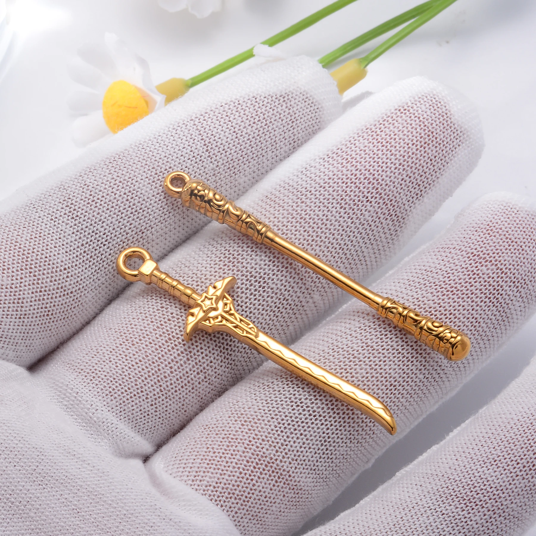 5pcs Vintage Stainless Steel Simulation Gun Pistol Shape Charm Pendant DIY Necklace Keychain Jewelry Making Craft Accessories view 4
