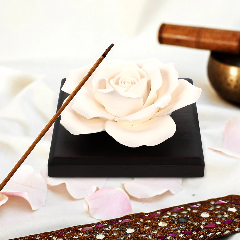 

2 Pcs Ceramic Rose Perfume naments Premium Fragrance Diffuser Portable Decor for Office Bedroom Car Air Freshener Cordless