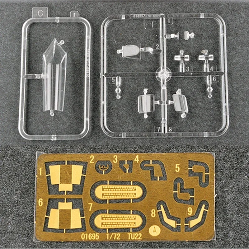 عازف البوق البلاستيك تجميعها نموذج طائرة عدة 01695 السوفياتي Tu-22 "بلندر" التكتيكية منفذها 1/72 مقياس #4