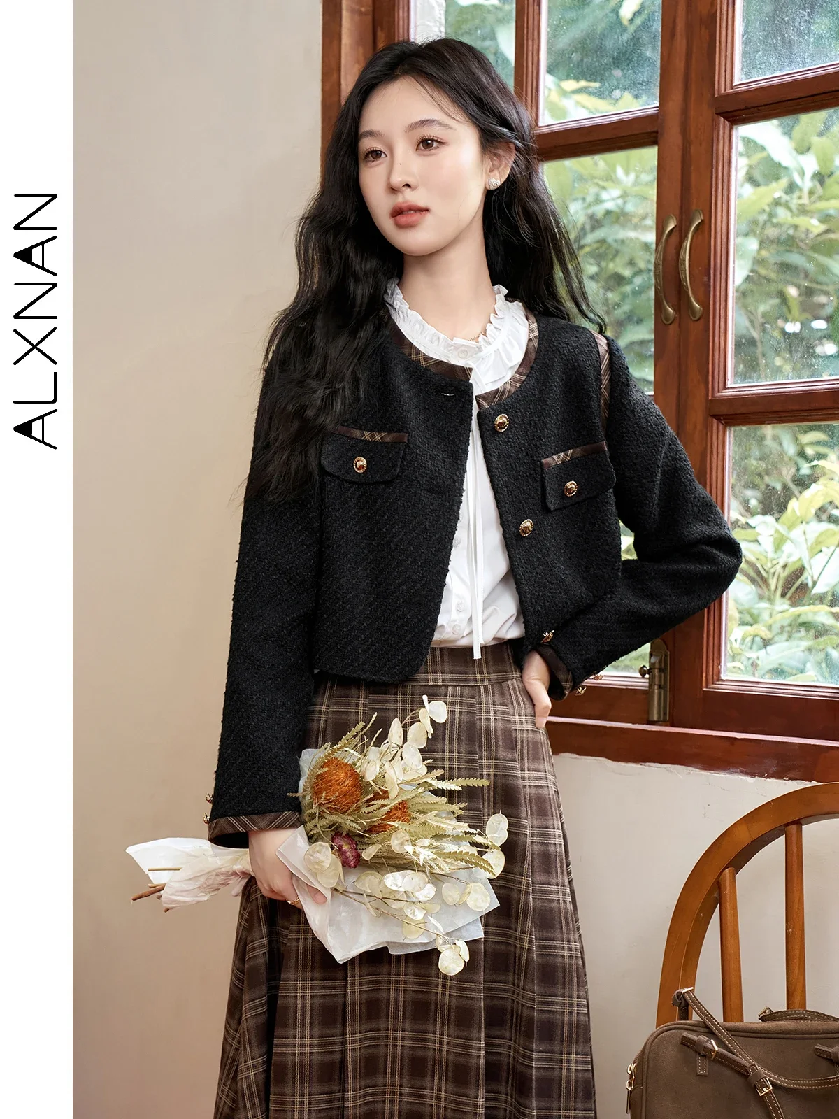 

ALXNAN Women's Short Jacket Elegant Round Neck Long Sleeve Plaid Spliced Coat 2025 Fall Winter Chic Metal Button Jackets L50503