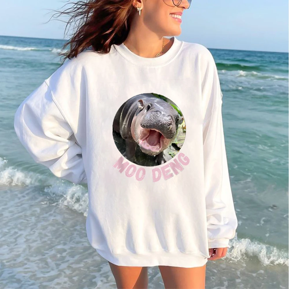 Funny Moo Deng Sweatshirts Text Printing Fashion Streetwear Crew Neck Sweatshirt Clothing Vintage Y2k Tops Novelty Gifts