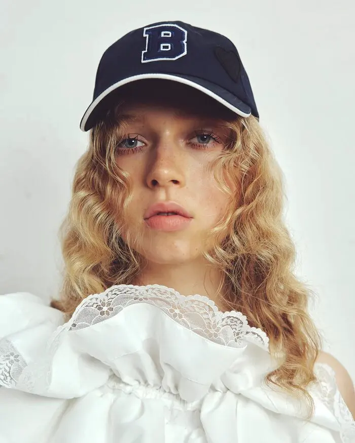 casquette-de-baseball-brodee-lettre-b-pour-femme-detail-cœur-ajustable-en-coton-visiere-incurvee-style-japonais-decontracte