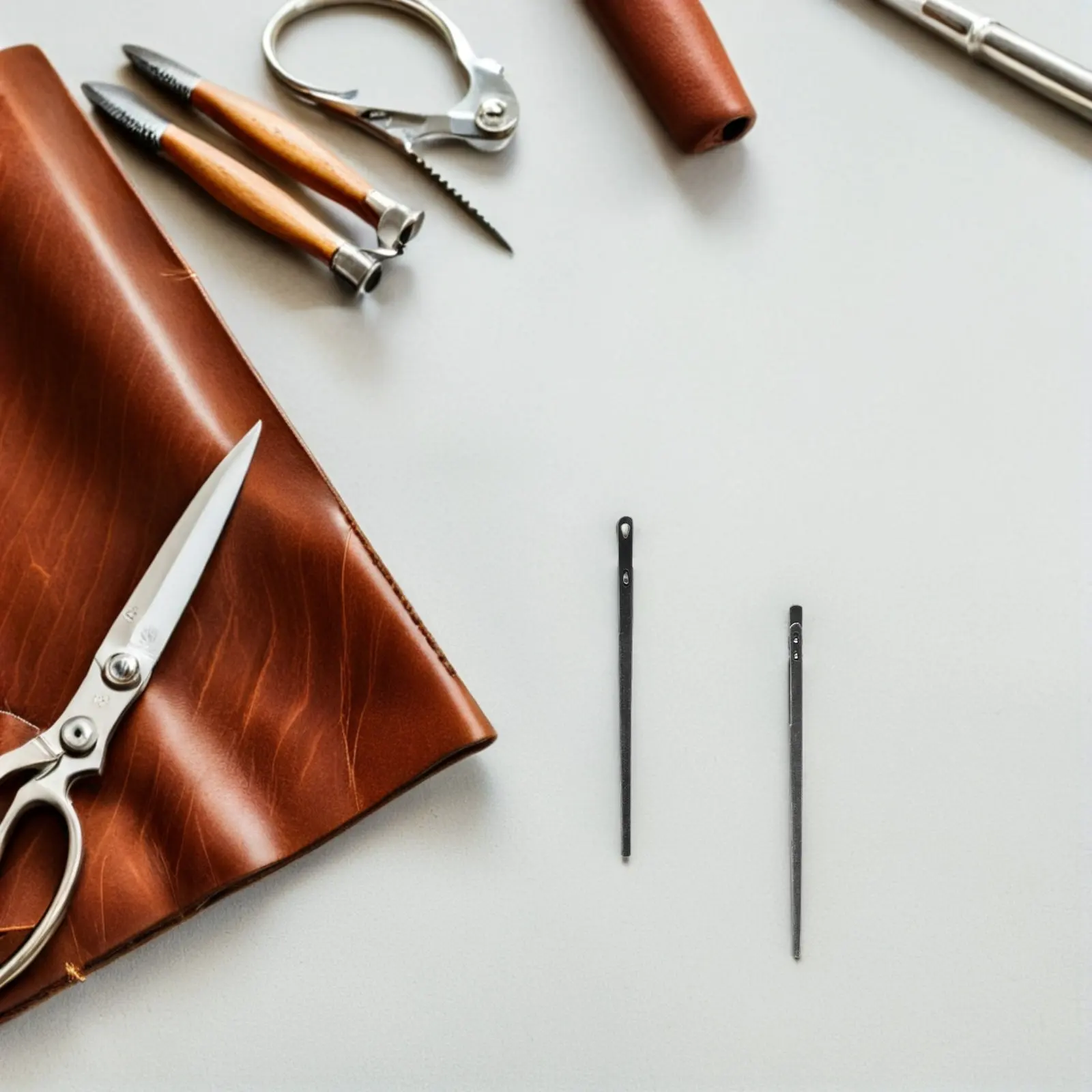 

8Pcs Leathercraft Sewing Tool Set Heavy Duty Curved Needles for Hand Stitching and Repair Jobs Sewing Needles