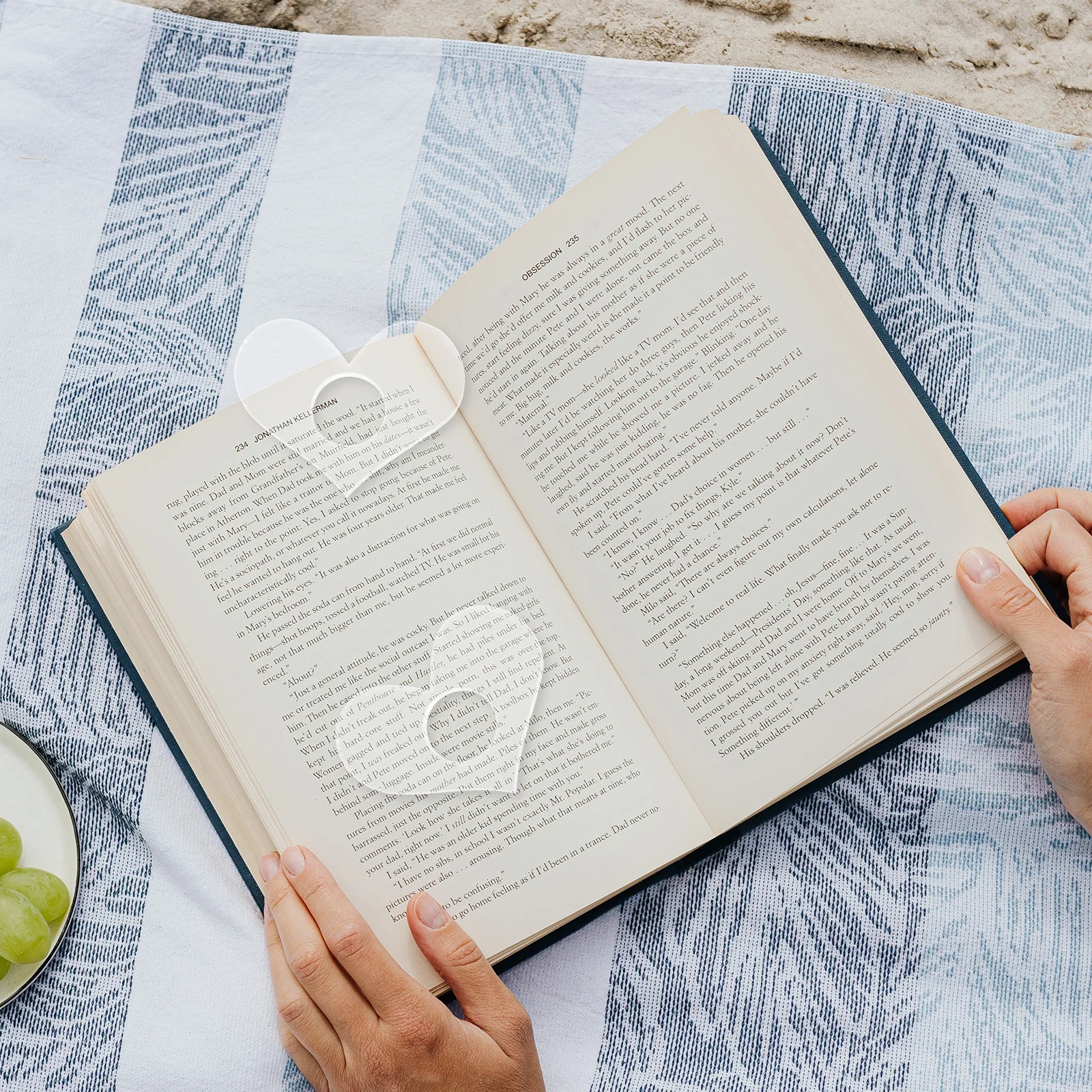 

4Pcs Heart-Shaped Thumb Ring Bookmark Clear Book Page Holder for Easy Reading Portable Reading Accessories Decorative Page