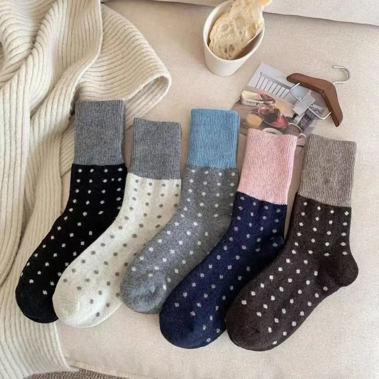 5 Paar koreanische dicke Wollsocken für Damen, Winter, warm, Retro-Punkt-Farbblock, Crew-Socken, japanischer Stil, gestapelte Socken, Dongdaemun