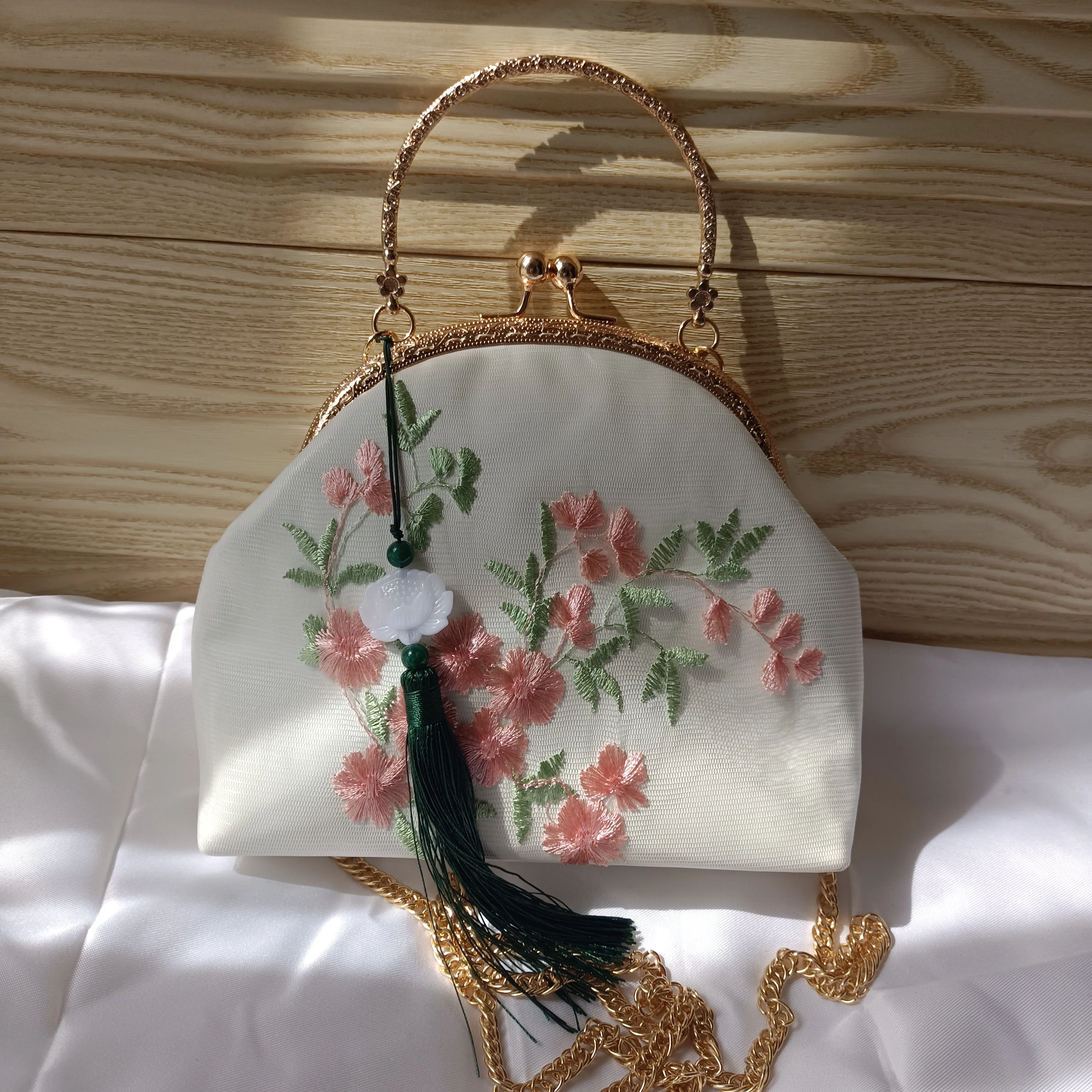 Fashion Vintage Embroidery Flowers Lock Bags Top Handle Fringe Bag Women's Handbags Chain Women Shoulder Crossbody Bags