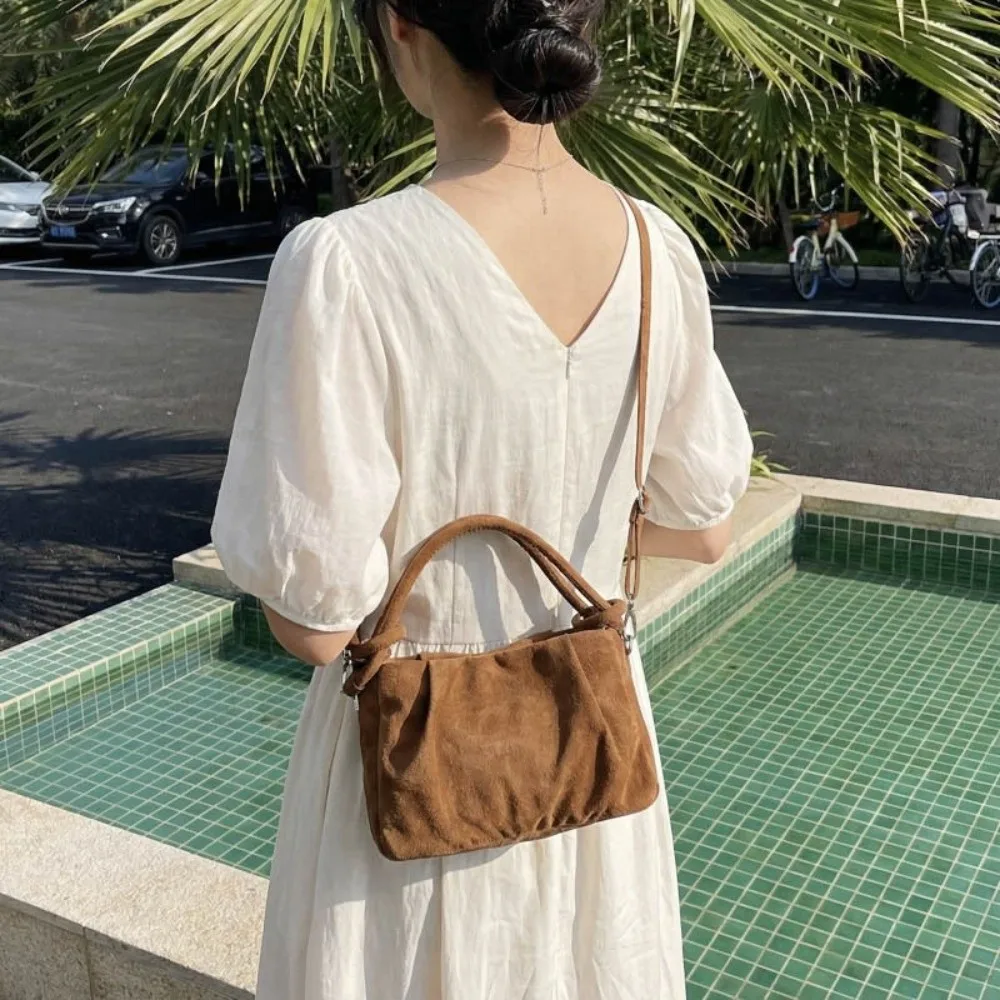 

Retro Style Suede Leather Crossbody Bag Wrinkle Texture Magnetic Closure Fashion Handbag Soft Handle Commuting Bag Commuting