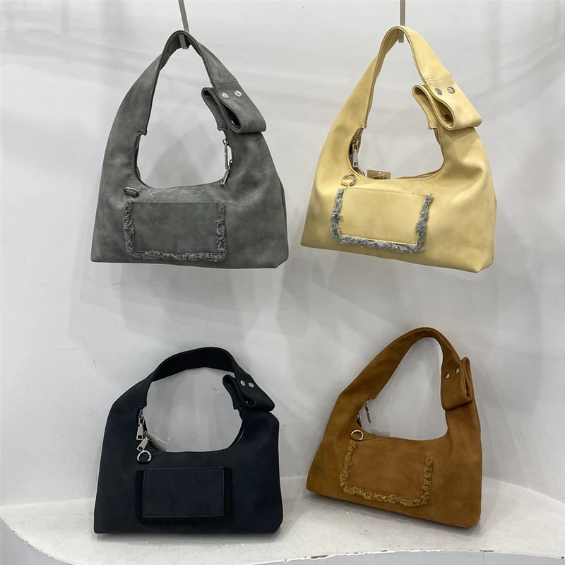 Faux Suede ขนาดใหญ่ความจุ Tote กระเป๋าผู้หญิง Luxury Designer กระเป๋าถือกระเป๋า 2024 ใหม่แฟชั่น Underarm Rivet ไหล่กว้าง